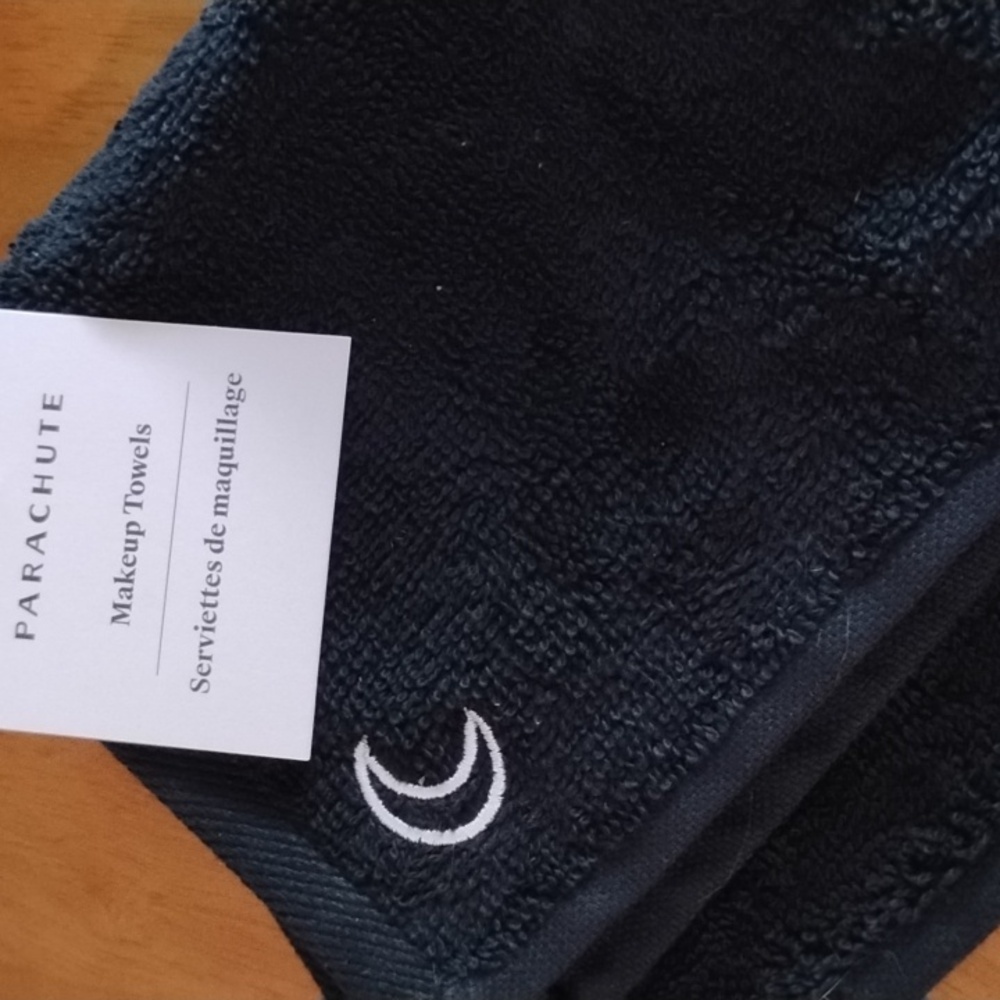 One Parachute Makeup Towel - Picture 2 of 5